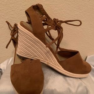 Me Too Brown Suede Espadrilles with cork heel